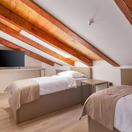 H - Bed & Breakfast