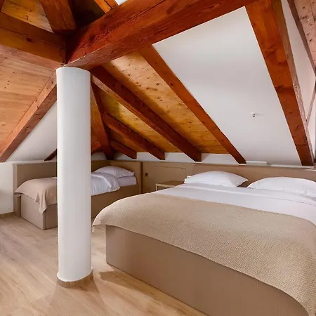 Bed & Breakfast H - Porec