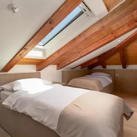 Bed and Breakfast H - 4*