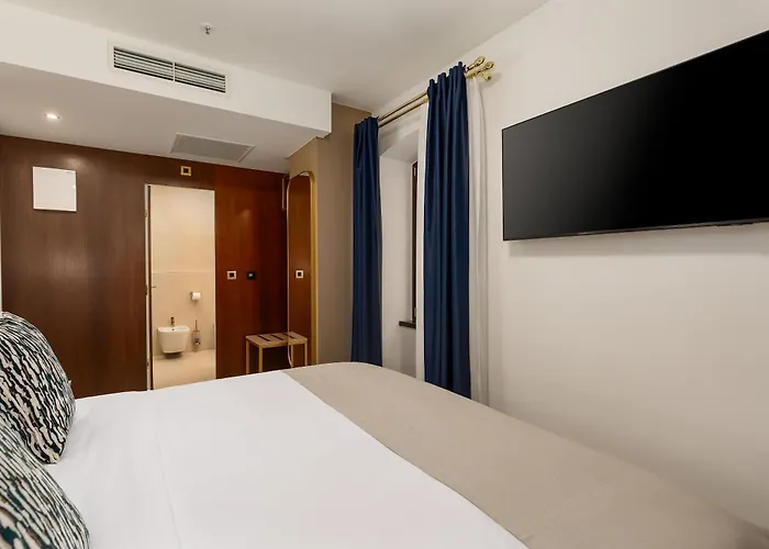 Bed and Breakfast H - 4*