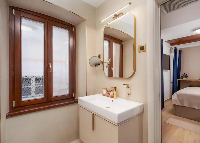 H - Bed and Breakfast 4*