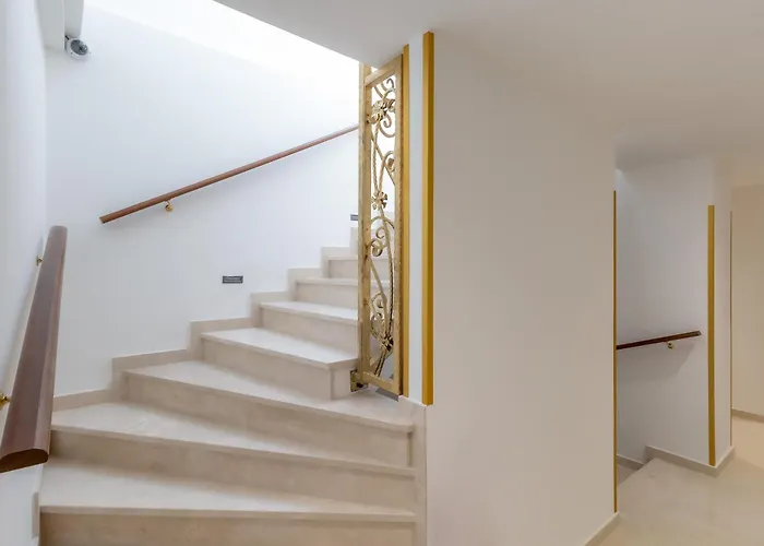 H - Bed and Breakfast