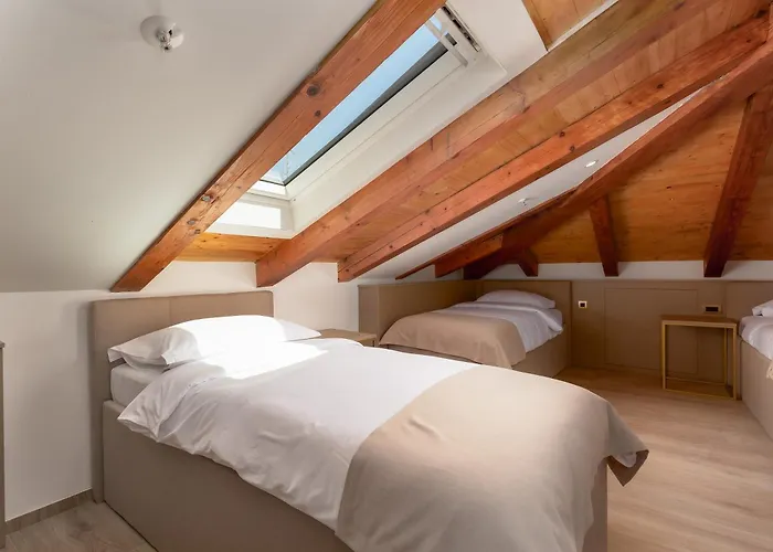 Bed and Breakfast H - 4*