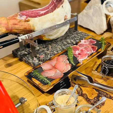 H - Bed and breakfast