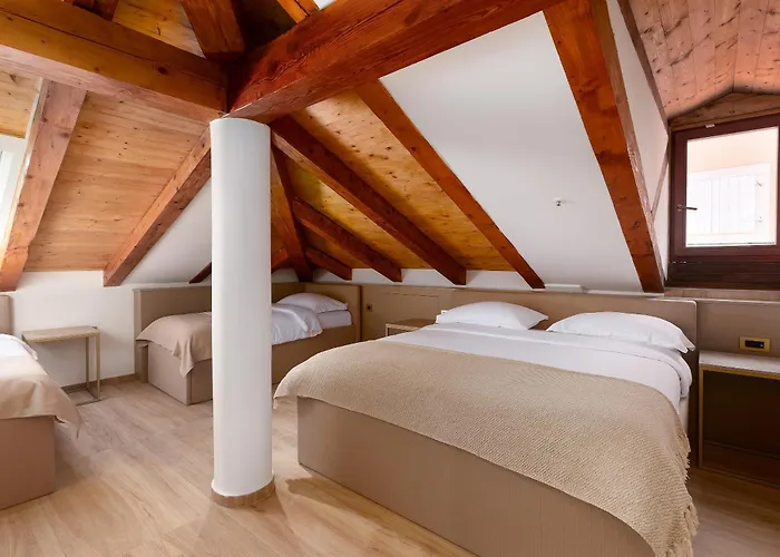 Bed & Breakfast H - Porec